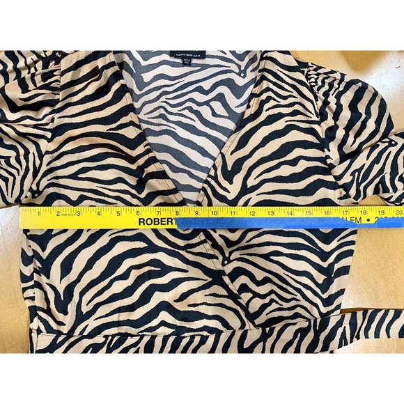 Bardot Tiger Print Long Sleeve Wrap Side Tie Crop Top Copper Size XS - Picture 4 of 5